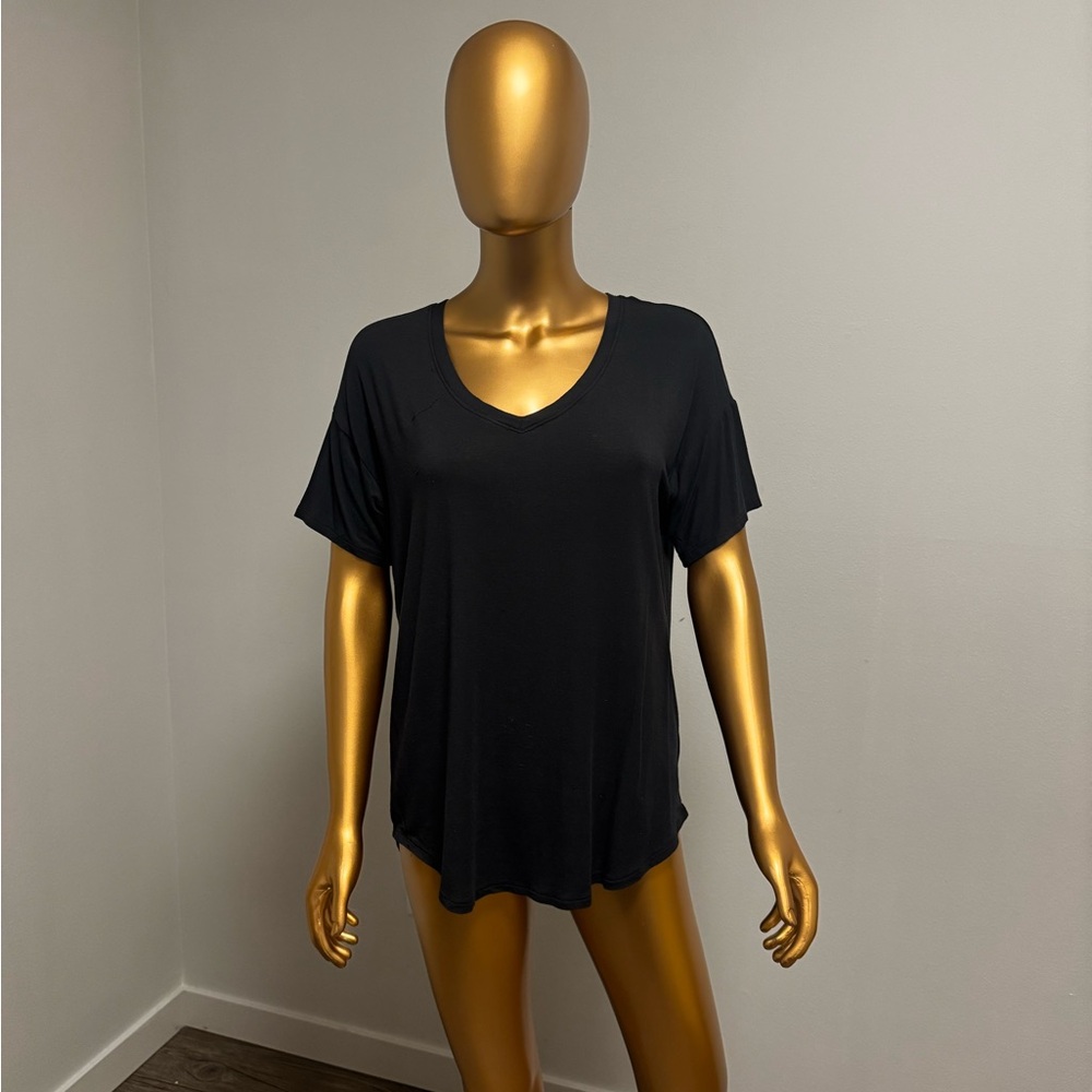 American Eagle Outfitters Black Short Sleeve Tee